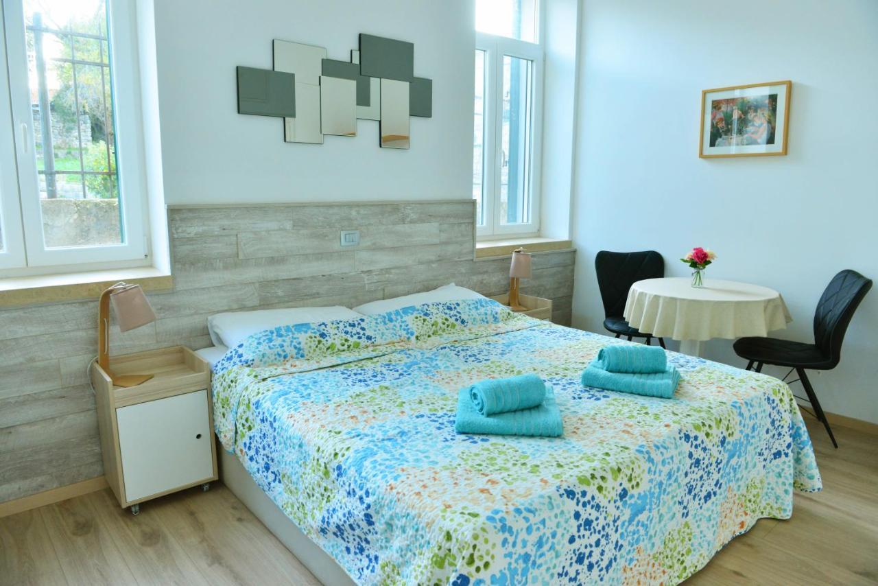 18 négyzetméteres stúdió Apartman 1 fürdőszobával Split Városközpont területén Kültér fotó